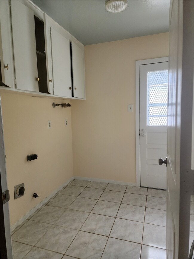 Photo - 9110 Grape St