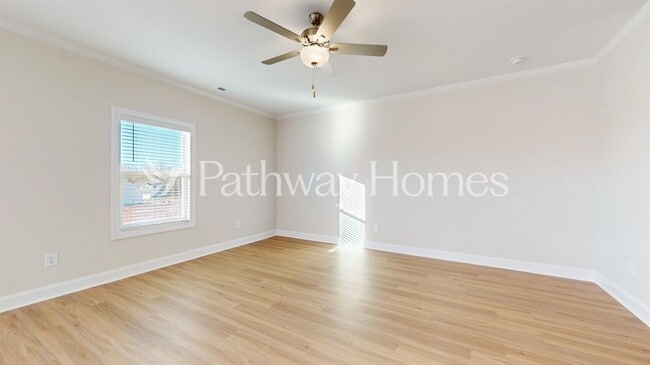 Photo - 207 Adams Tree Wy