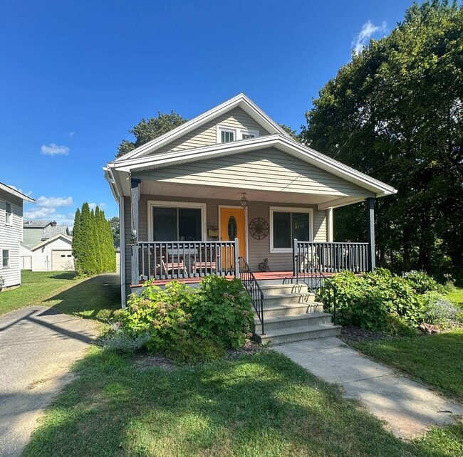Building Photo - 705 S Holmes St Rental