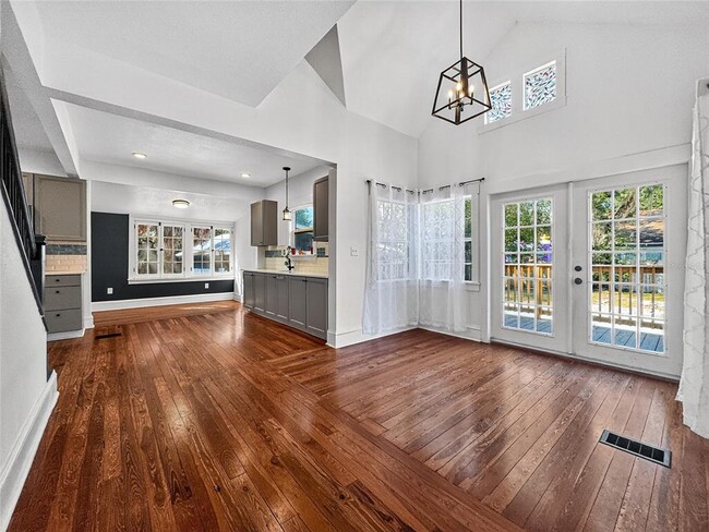 Photo - 1016 E Washington Ave