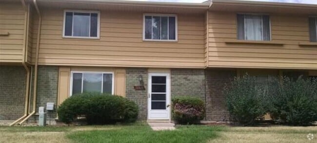 Building Photo - Nice 3 bedroom townhome in Aurora
