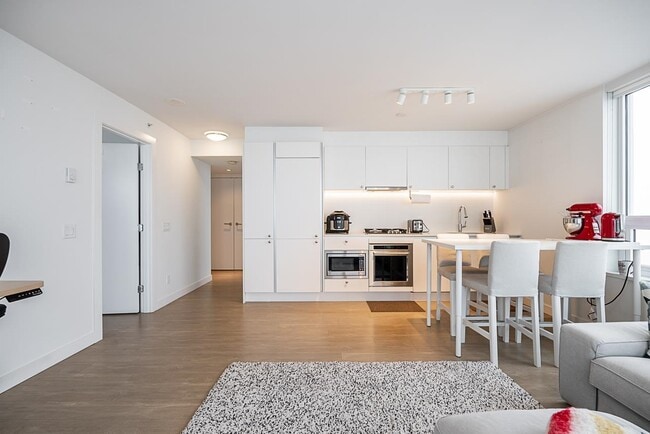 Photo - 3106-908 Quayside Drive Unit 3106