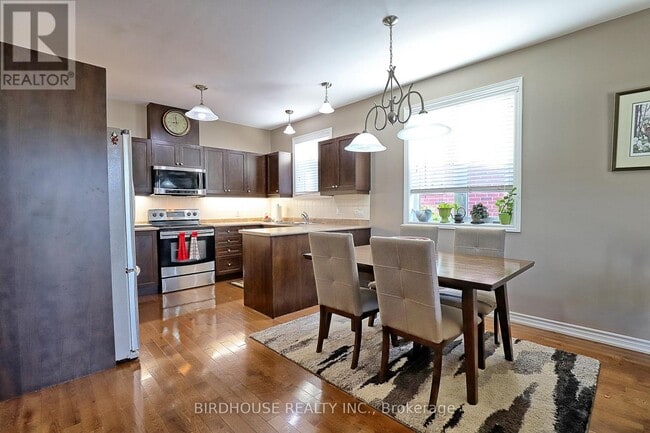 Photo - 21 Ellis Cres