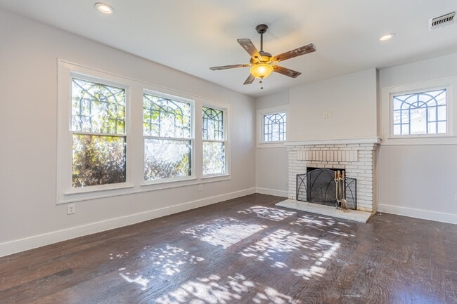 Photo - 209 Carolina St