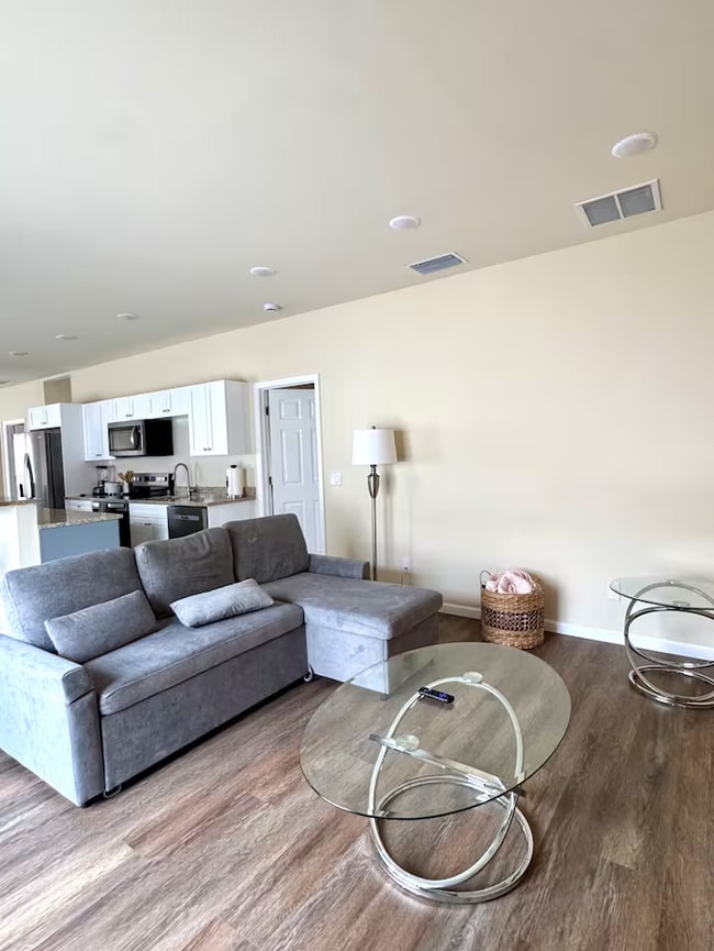 Building Photo - 314 N 6th St