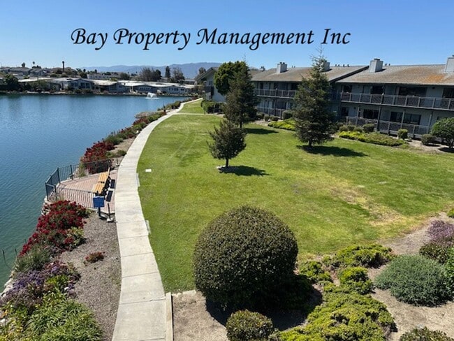 Photo - Premier Sherwood Lakes Location – Upstairs End Unit with Stunning Lake & Mountain Views