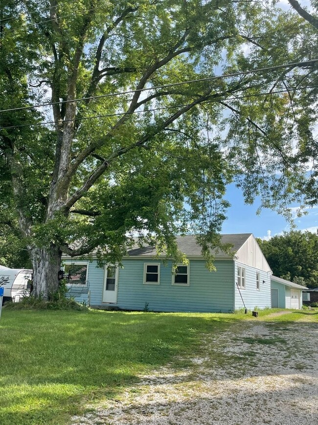 $1050 month/deposit Rare find! Remodeled 3bd Ranch 2 car garage in Savage Addition! - $1050 month/deposit Rare find! Remodeled 3bd Ranch 2 car garage in Savage Addition!