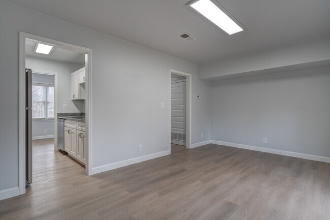 105 Tee St