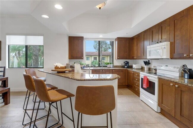 Photo - 985 Sandpiper St