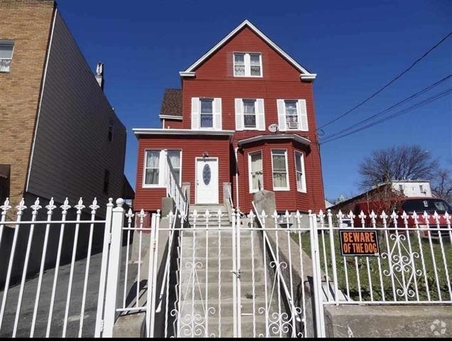 Building Photo - 624 12th St Unit 2 Rental