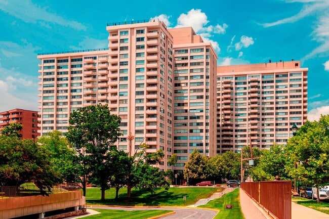 Building Photo - 23rd Floor Studio at The Willoughby Very C... Unit 2321 N Rental