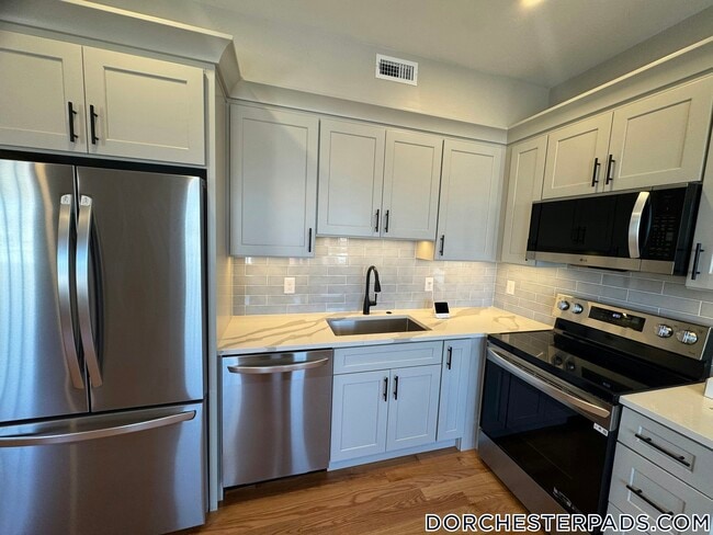 663 Columbia Rd Unidad 3