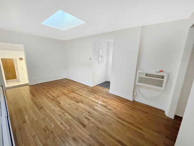 Photo - 527 Washington St Unit 1