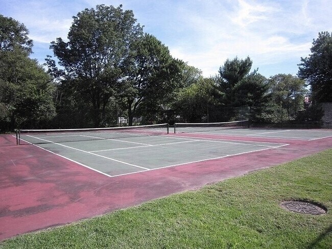 7 Dartmouth Ave Unit 4B