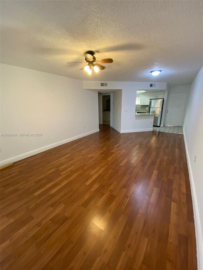 Photo - 8323 Lake Dr Unidad 302