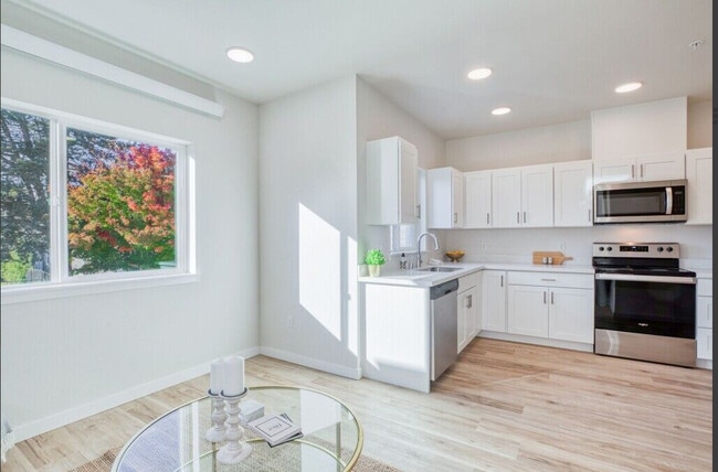 Photo - 7th and I Apartments