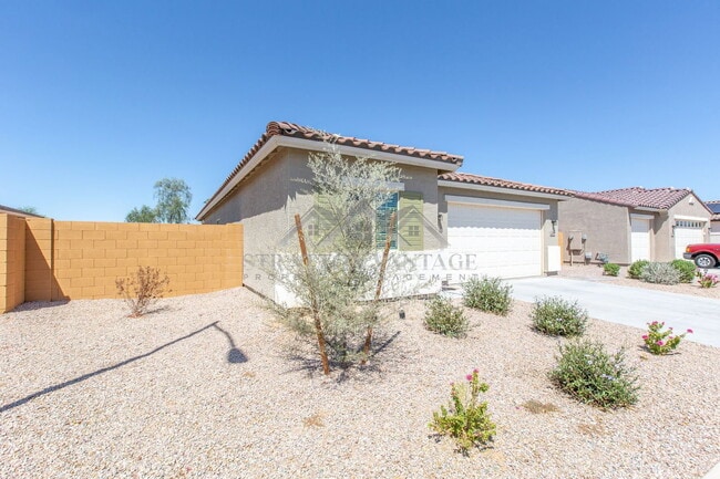 2547 N Kenna Pl