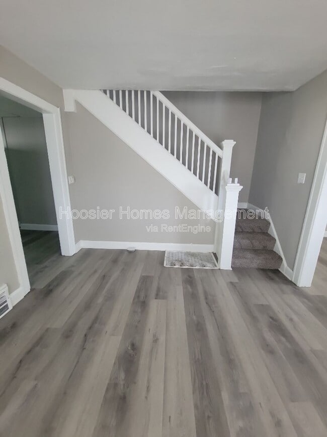 Photo - 83 N Ewing St