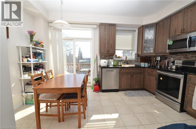 Photo - 1169 Garner Rd E