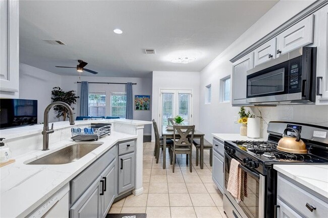 Photo - 7510 Lazy Creek Dr