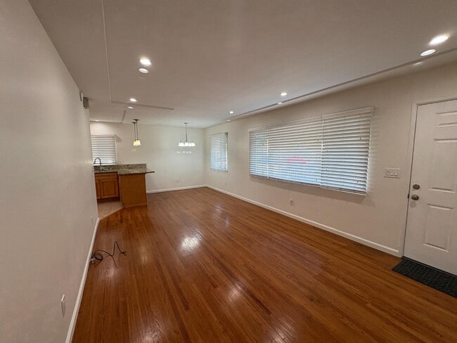 Building Photo - 4526 Wightman St Rental