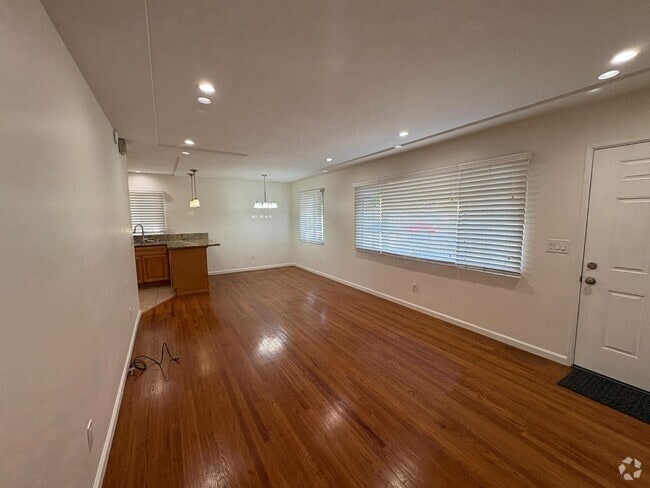 Building Photo - 4526 Wightman St Rental
