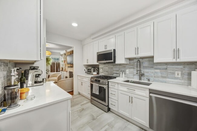 Photo - 135 Van Horne St