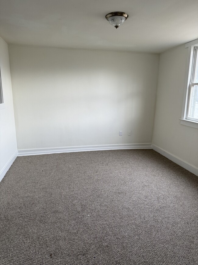 Photo - 2859 Winchester Ave