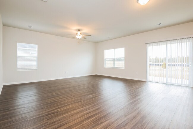 Photo - 237 Clydesdale Cir