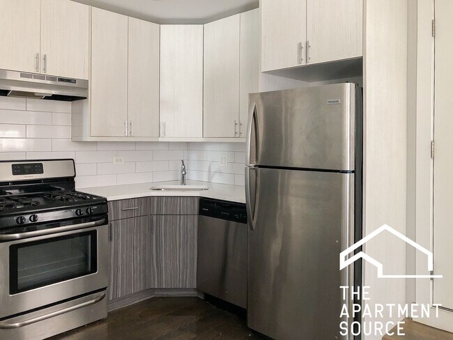 Photo - 3921 N Janssen Ave