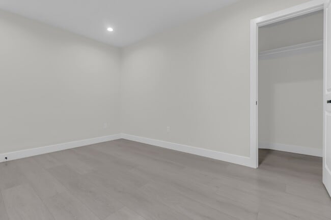 Photo - 4059 Denker Ave