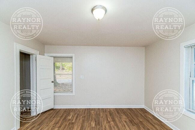 Photo - 117 S Briggs Ave