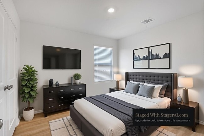 Photo - 1125 Largemouth Ln