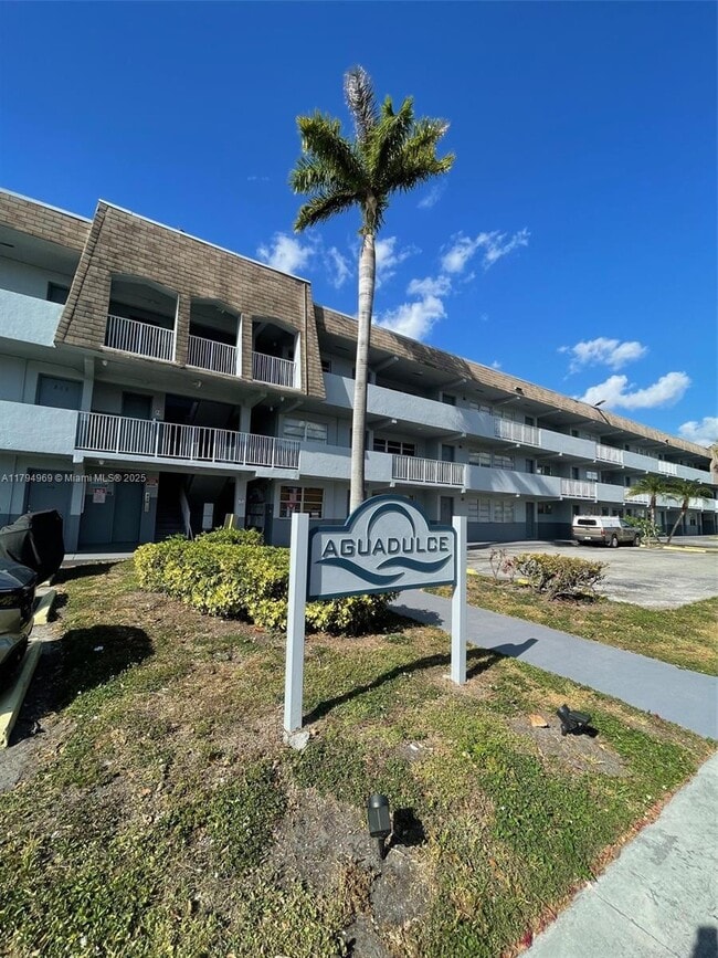 Building Photo - 11195 SW 1st St Unit 314 Rental