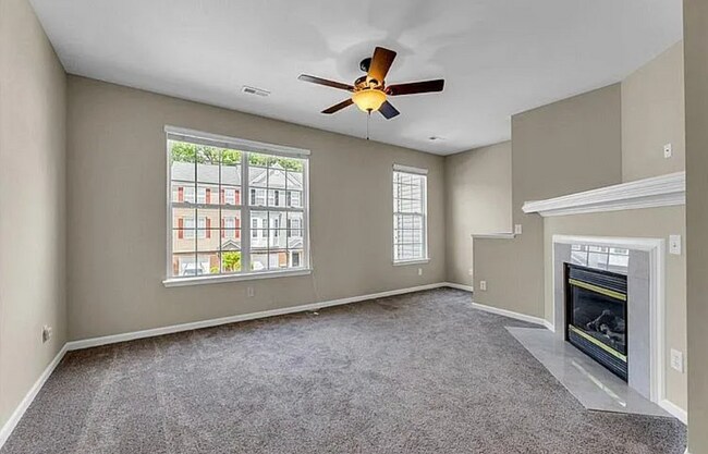 Photo - Beautiful 3 bedroom, 3 1/2 bathroom townhome in Tarrant Trace