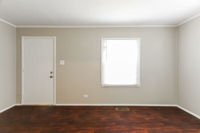 Photo - 449 7th St W Unidad A