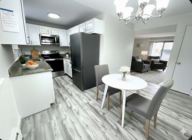 Building Photo - 96 Charles River Rd Unit c