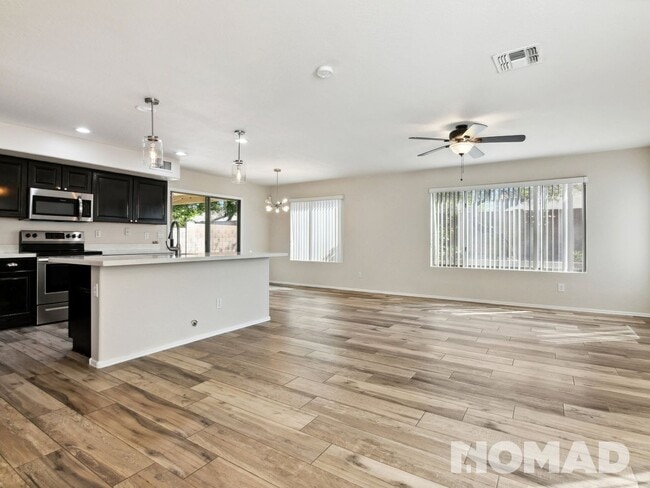 Photo - 4 Bedroom Single Family Home in Litchfield Park