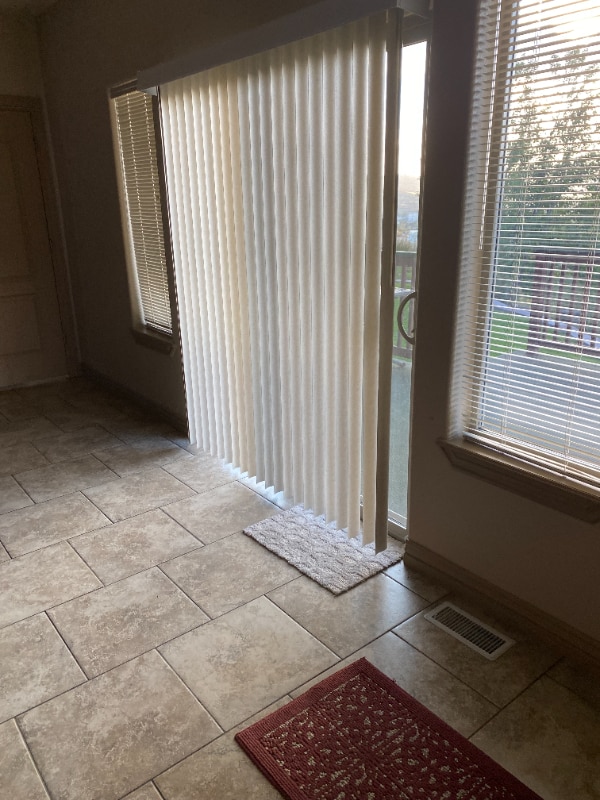 Photo - 2560 Woodhill Way