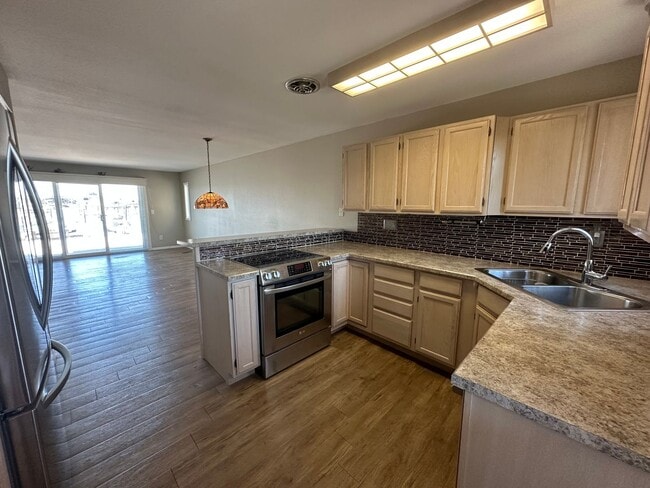 4038 Mayne Ln Unit 13