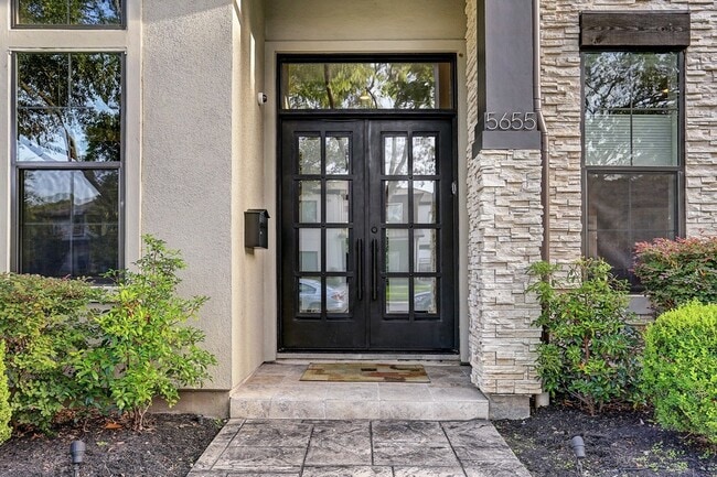 Photo - 5655 Locke Ln