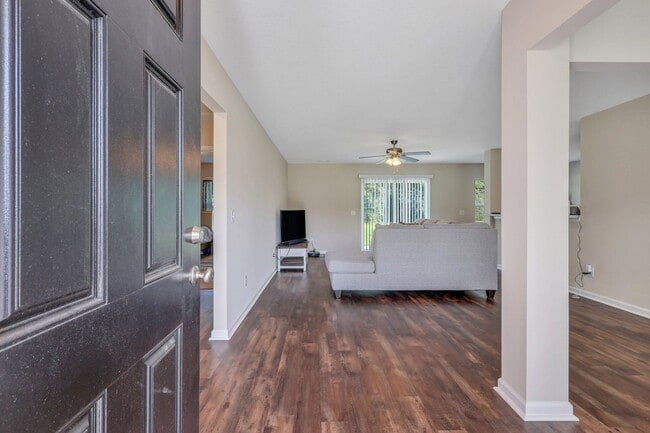 Photo - AVAILABLE MID-APRIL 2026! (Pet Friendly)