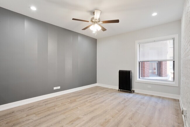 Photo - 1552 1/2 W Juneway Terrace Unit 1G