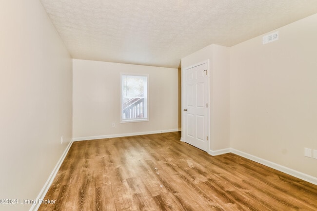 Photo - 2821 Rowan St