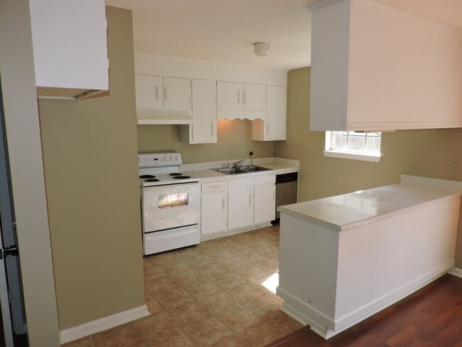 Photo - Nice 3 bedroom 1 bath home in Cottondale