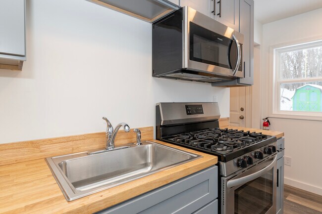 Photo - 420 Forest St