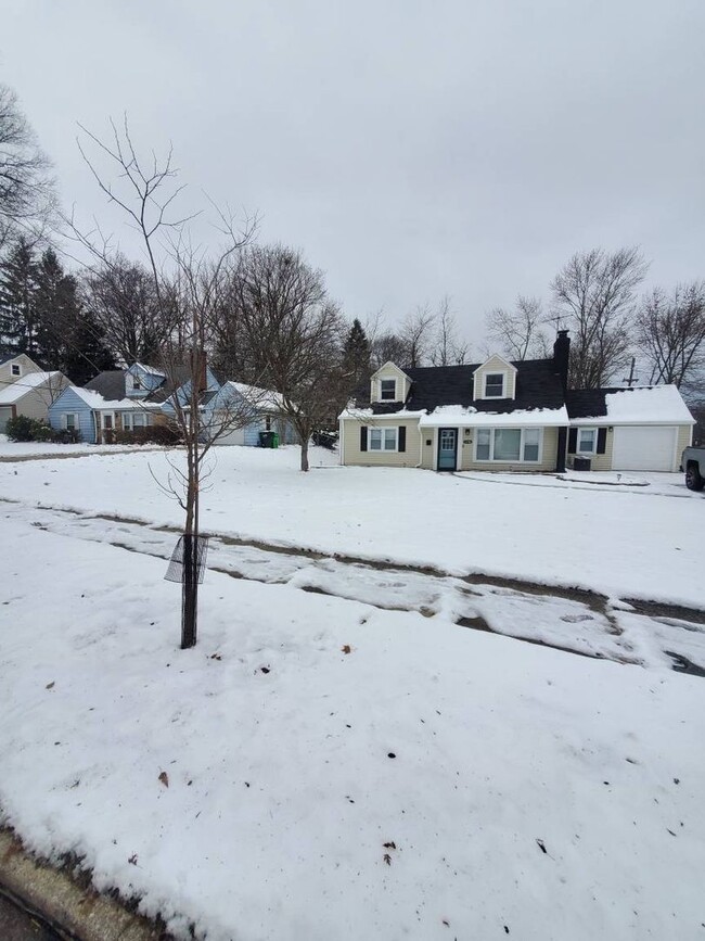 Photo - Charming 4-Bedroom Property in Prime Location