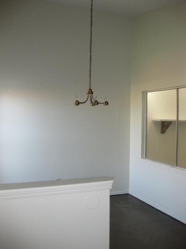 Photo - 3 bed 2 bath duplex for rent near I-240 and Western, close to everything!