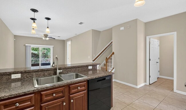 72 Amistad Dr