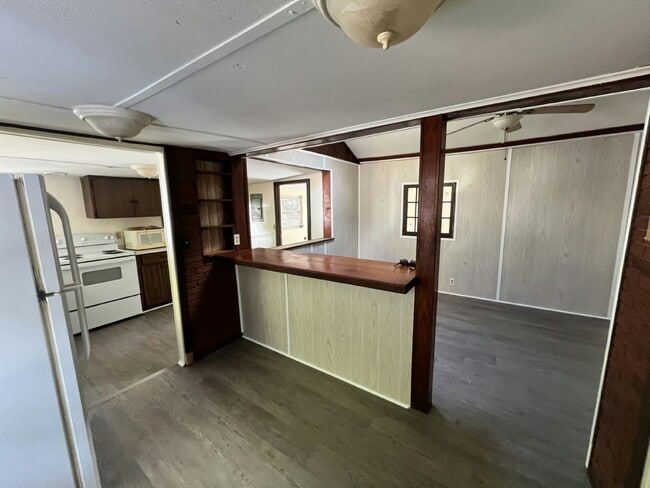 Photo - 7955 Elliott Rd